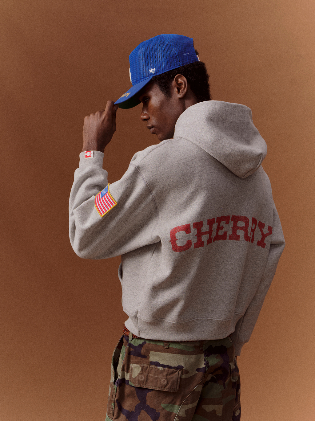 Mid Summer Classics Pullover Hoodie (Heather Grey)