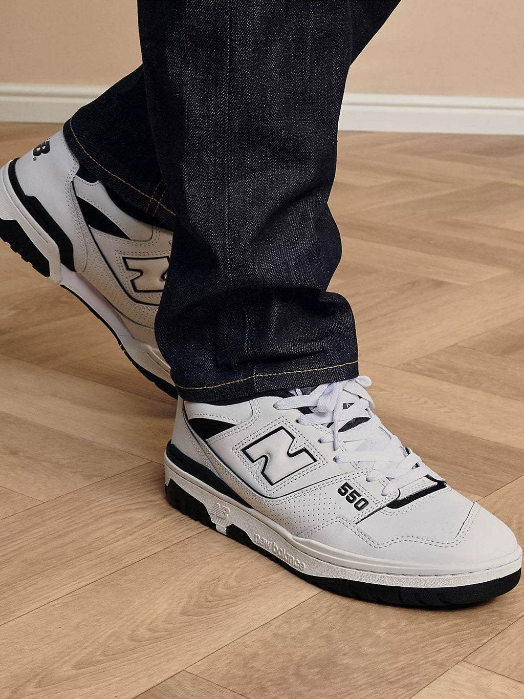 550 White/Black Shoes
