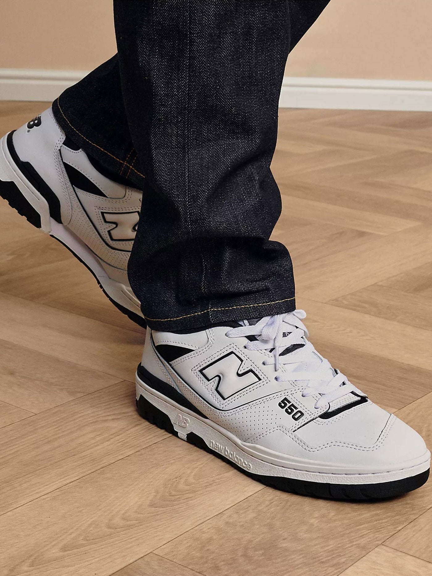 550 White/Black Shoes