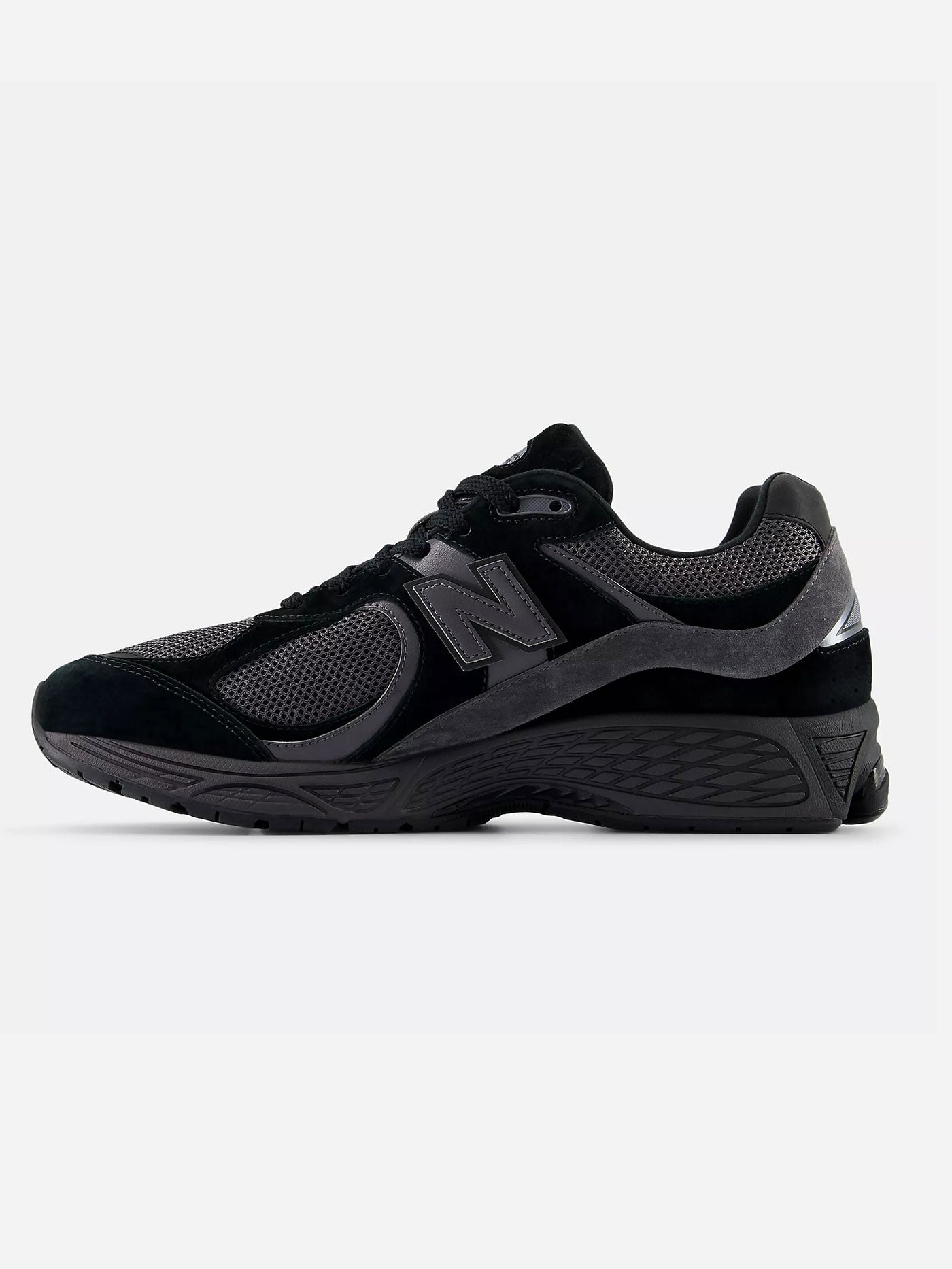 2002r Black/Magnet Shoes